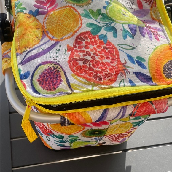 Crane Soft Sided Basket Cooler - Picture 6 of 7